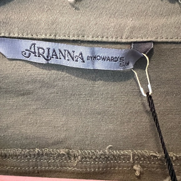 NWT Stunning Arianna by Howard’s Studded Military Green S/M Button Front Raw Hem - Picture 2 of 11